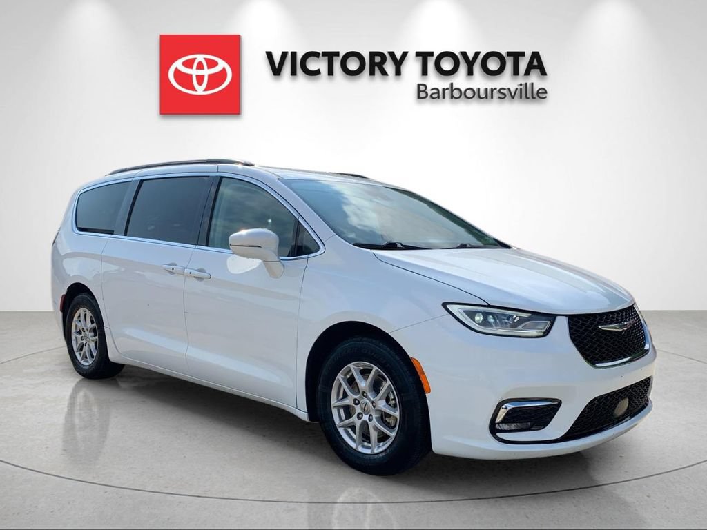 Used 2022 Chrysler Pacifica Touring-L FWD image 5