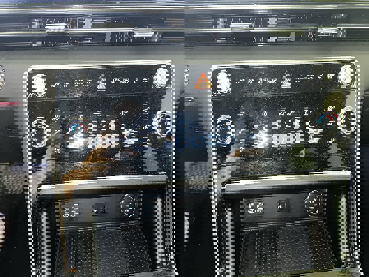 Used 2025 Genesis GV80 2.5T Standard image 21