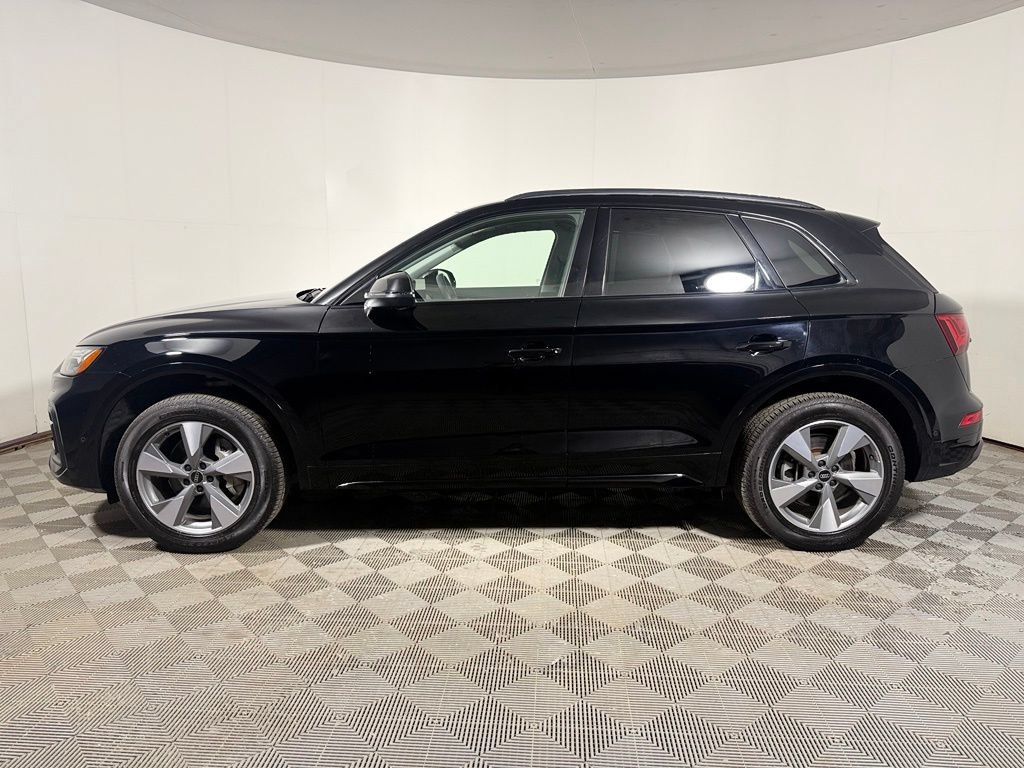 Used 2025 Audi Q5 Prestige w/ Prestige Package AWD/4WD image 3