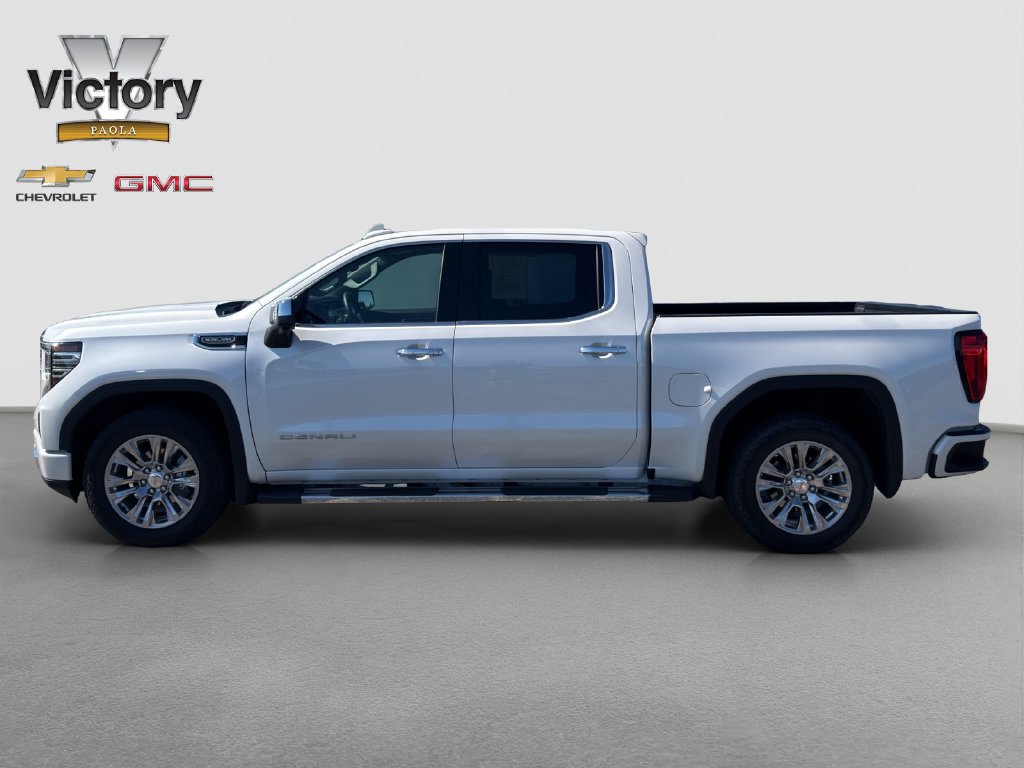 Used 2024 GMC Sierra 1500 Denali w/ Technology Package AWD/4WD image 3