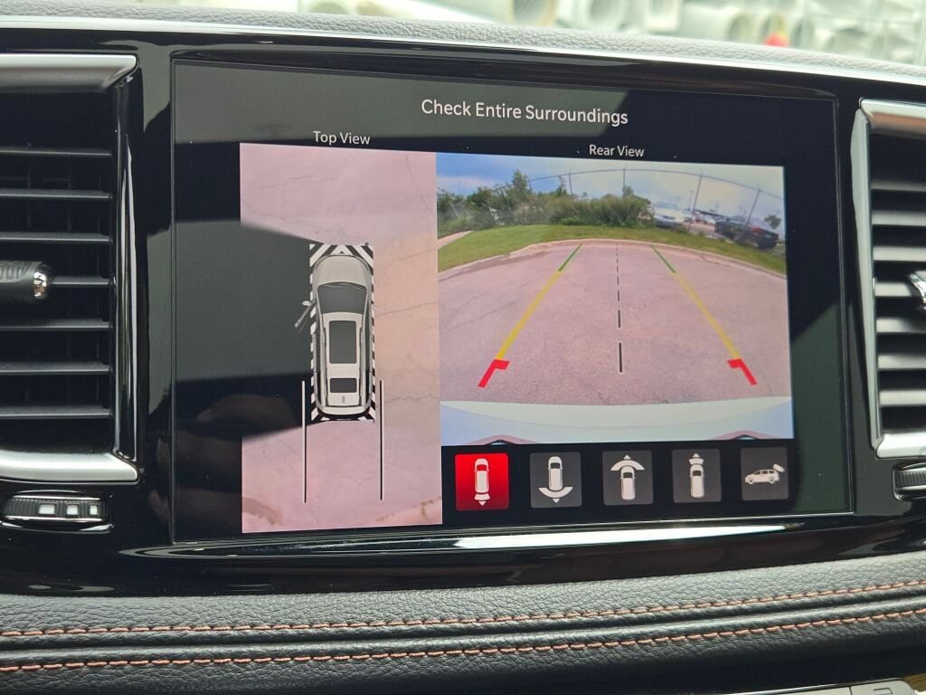 Certified 2024 Chrysler Pacifica Pinnacle FWD image 26