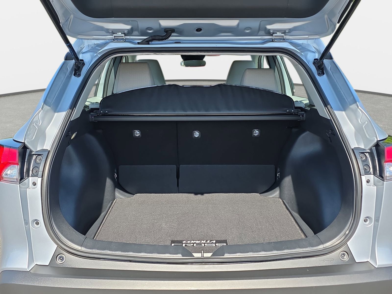 Used 2024 Toyota Corolla Cross L FWD image 12