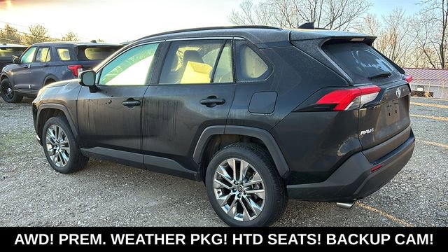 Used 2021 Toyota RAV4 XLE Premium image 5