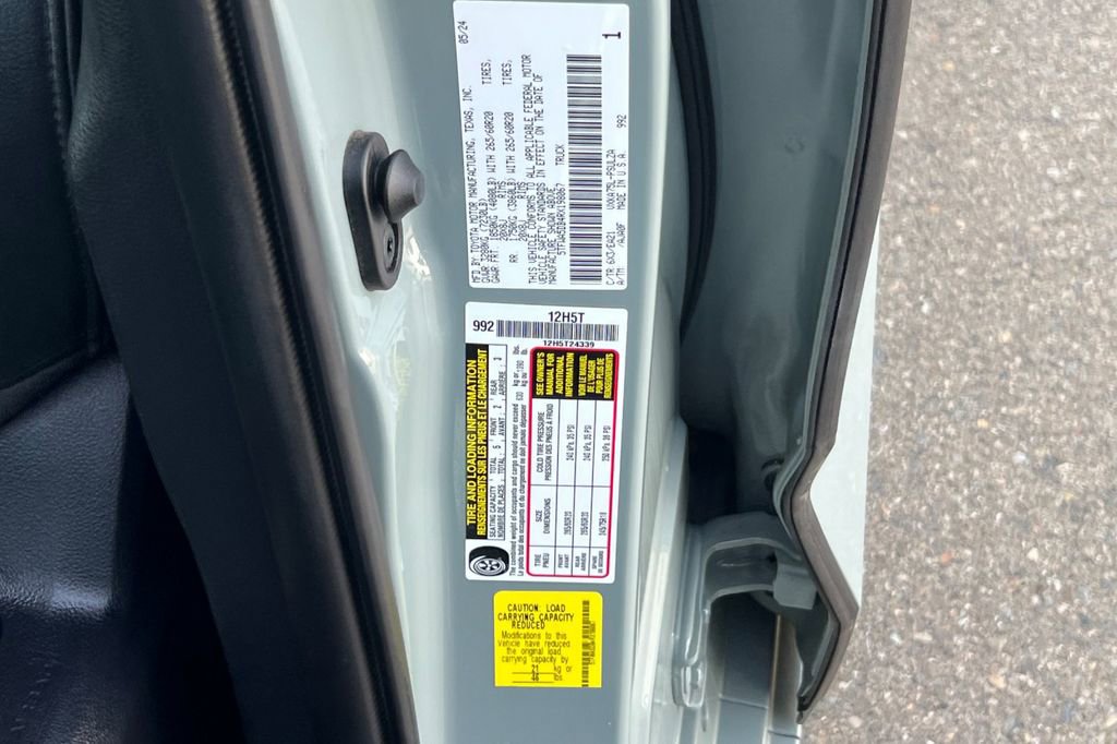 Used 2024 Toyota Tundra Limited image 33