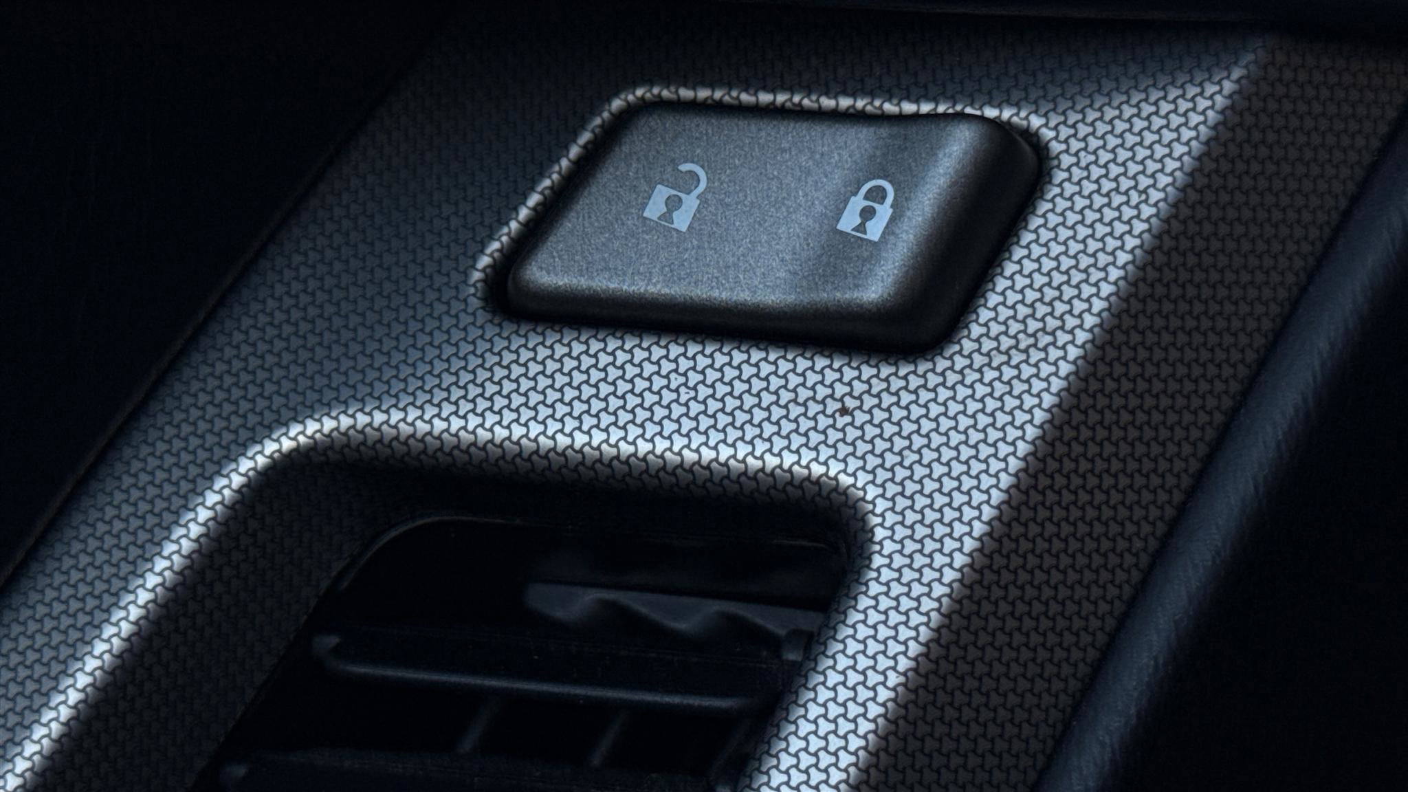 Used 2004 Cadillac XLR image 41