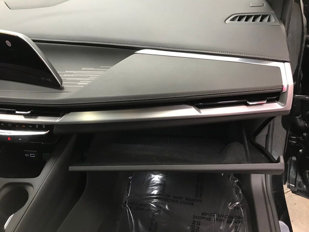 Used 2025 Cadillac XT4 Premium Luxury image 36