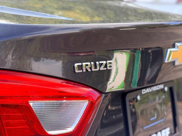 Used 2017 Chevrolet Cruze LT w/ LT Convenience Package FWD image 27