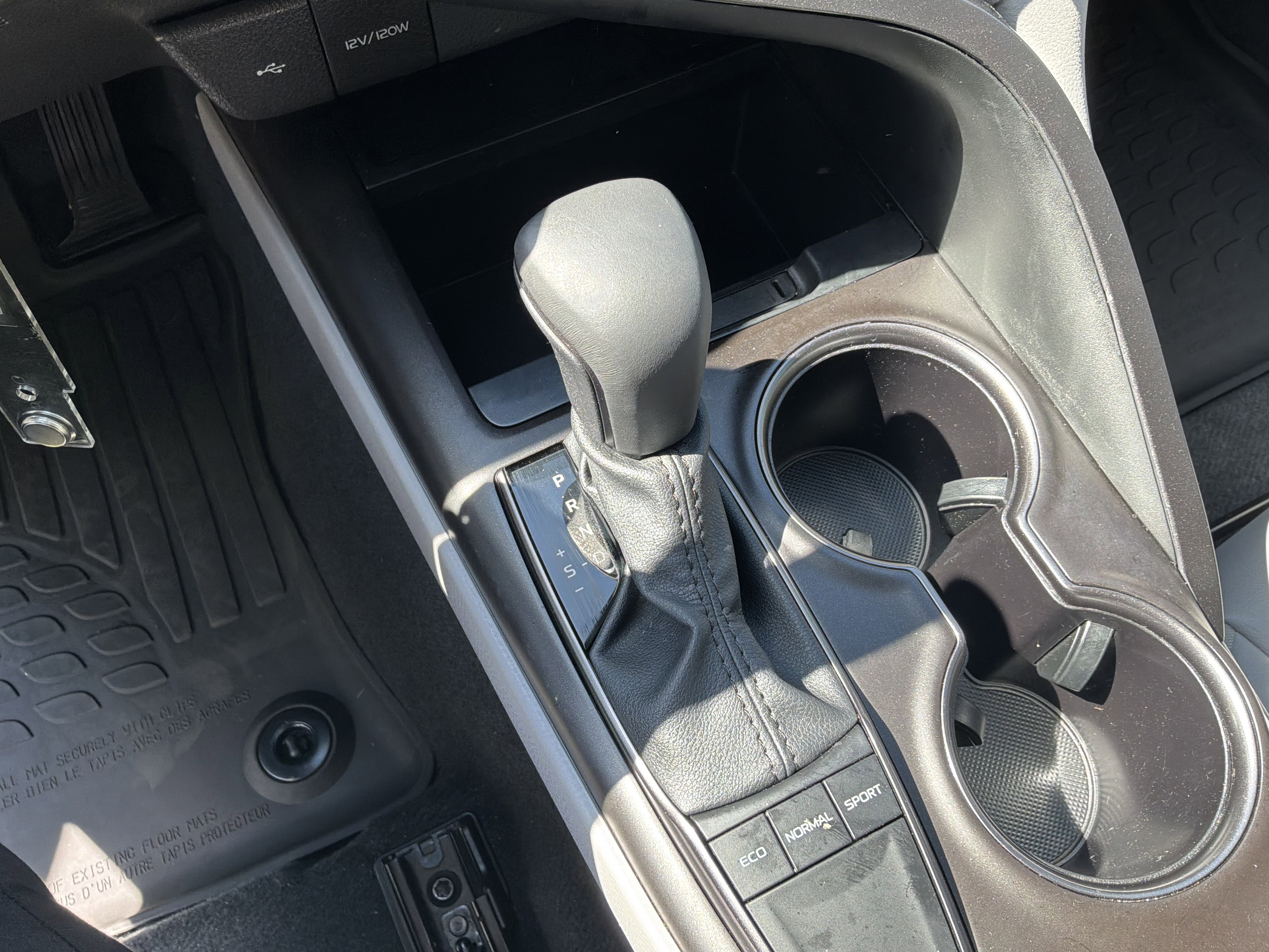 Used 2024 Toyota Camry SE FWD image 30