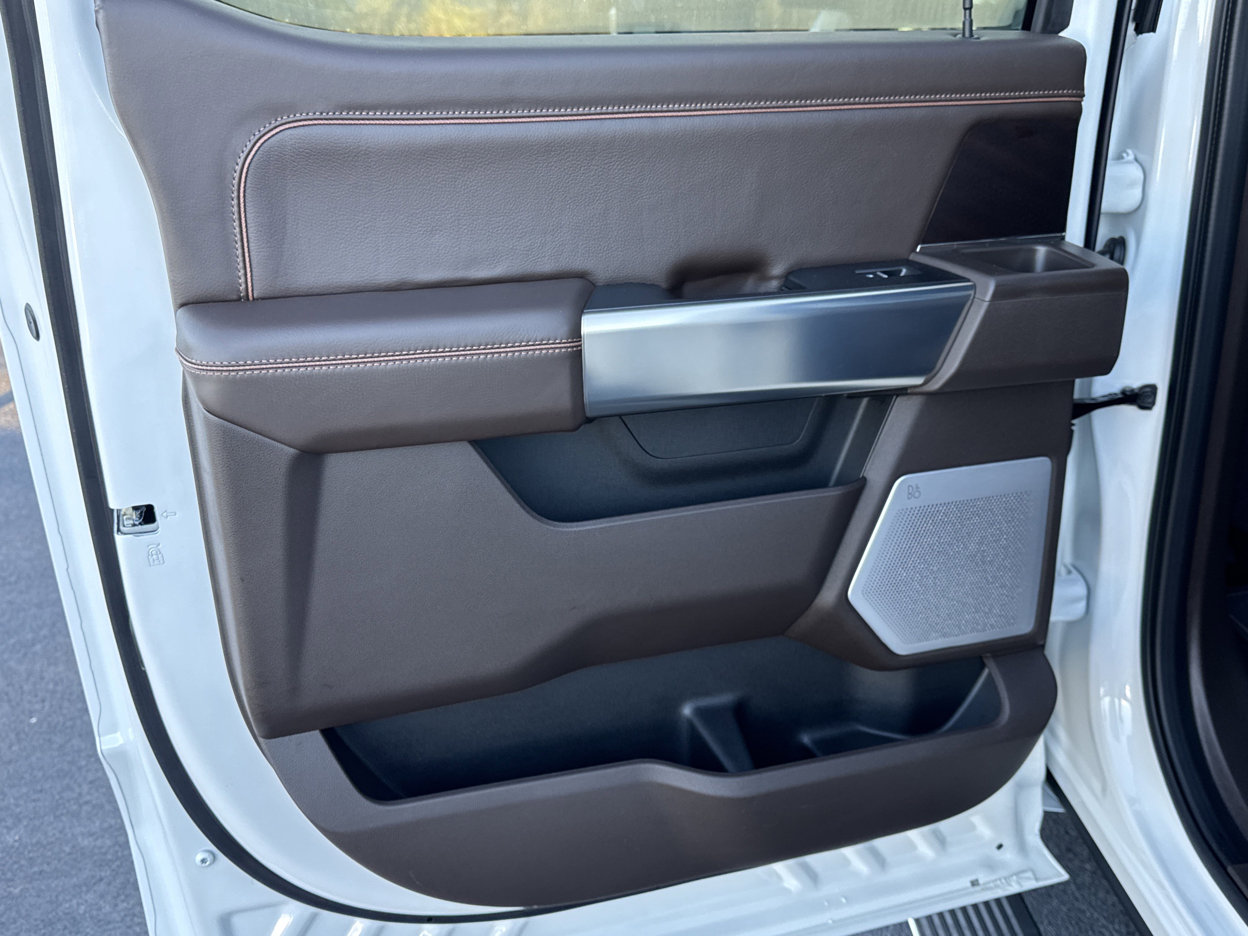 Used 2025 Ford F350 King Ranch w/ FX4 Off-Road Package image 23