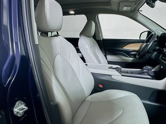 Used 2024 Toyota Grand Highlander AWD image 30