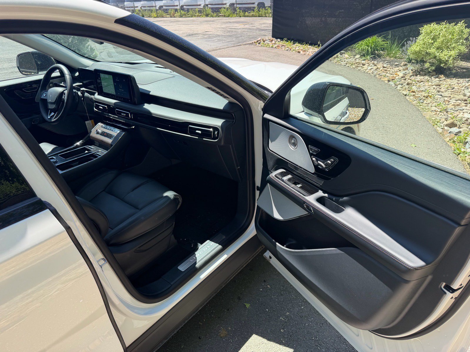 New 2026 Lincoln Aviator Reserve AWD/4WD image 11