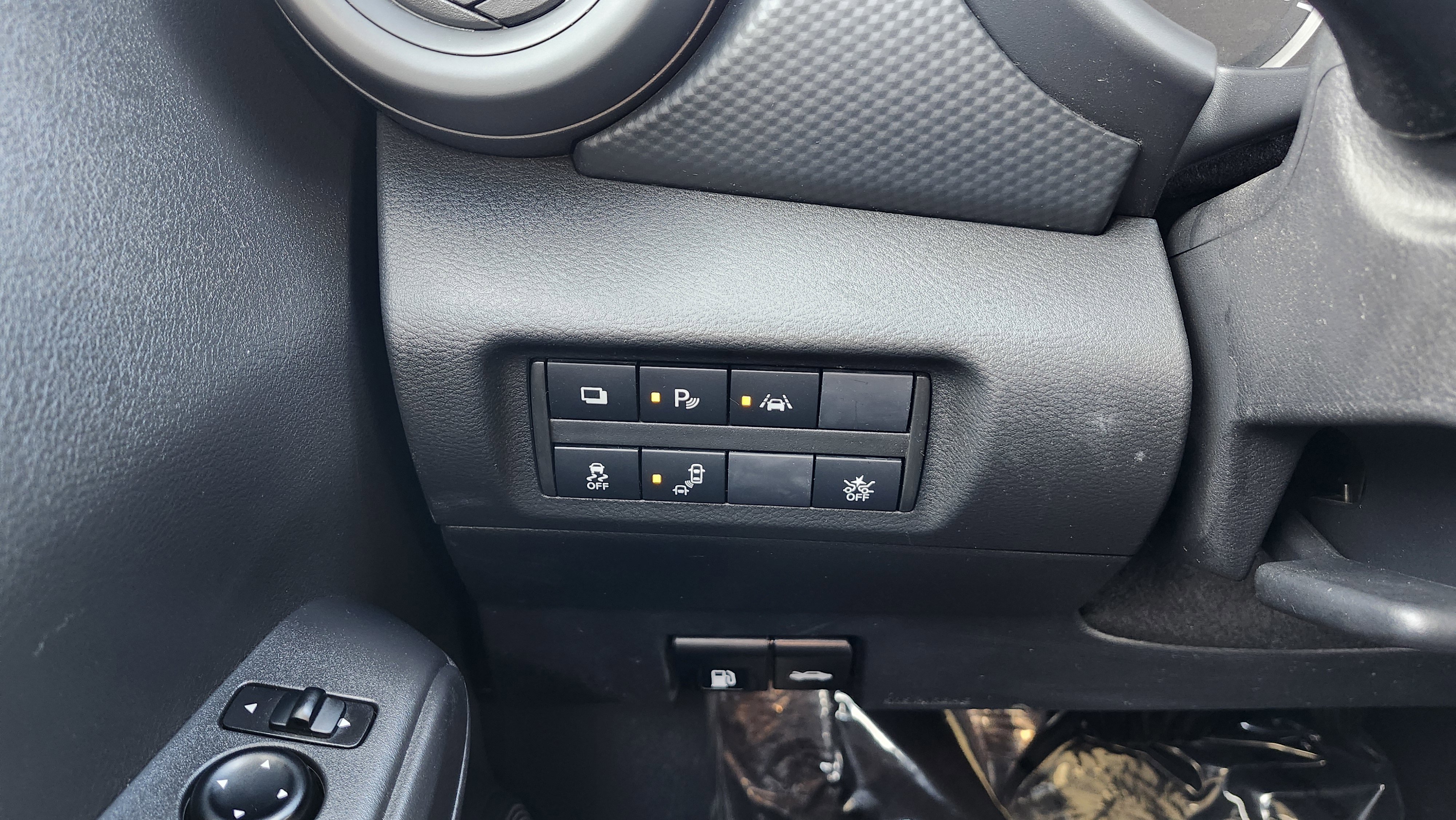 Used 2022 Nissan Kicks S image 7