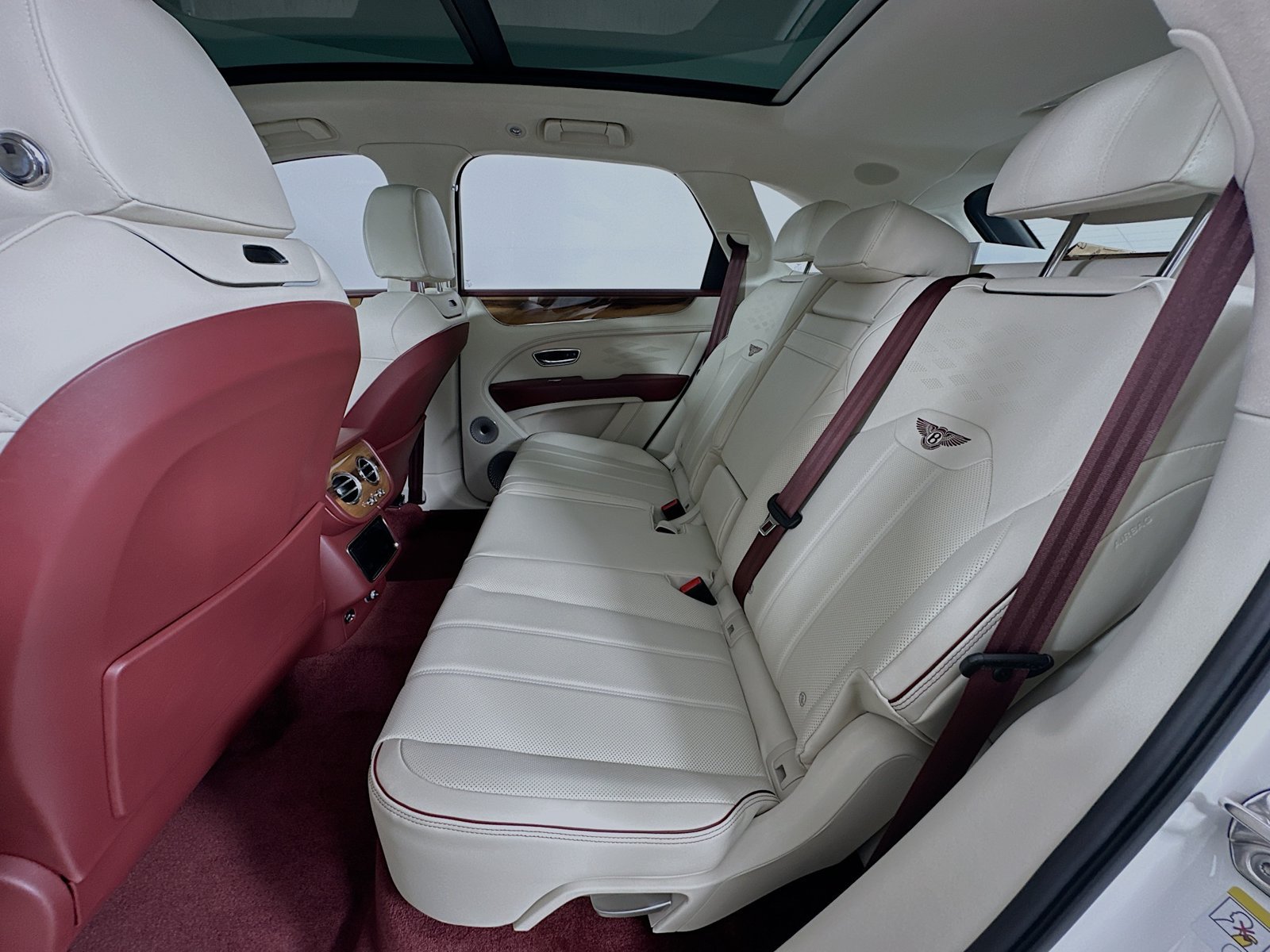 New 2026 Bentley Bentayga AWD/4WD image 41
