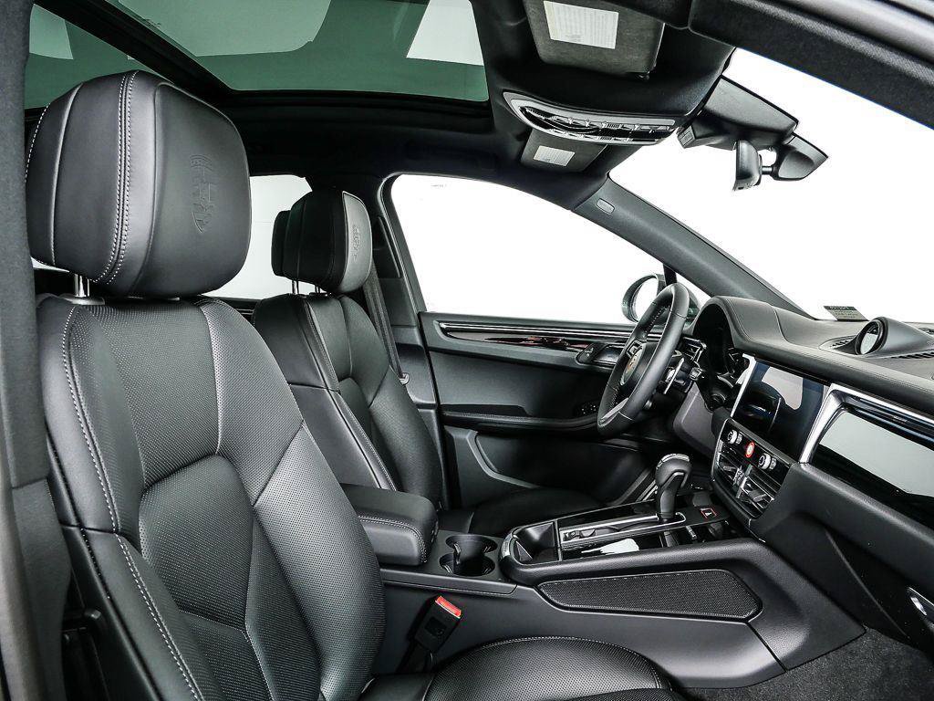 New 2026 Porsche Macan Turbo AWD/4WD image 25