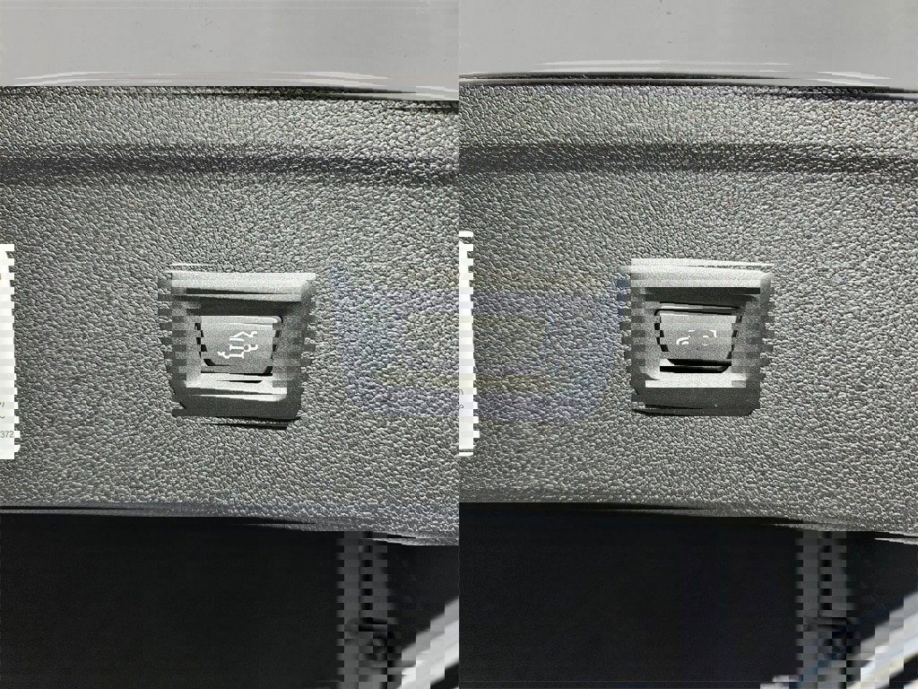 New 2026 BMW iX xDrive60 image 24