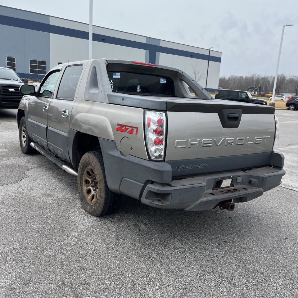 Used 2003 Chevrolet Avalanche 4x4 w/ Suspension Package, Off-Road image 10
