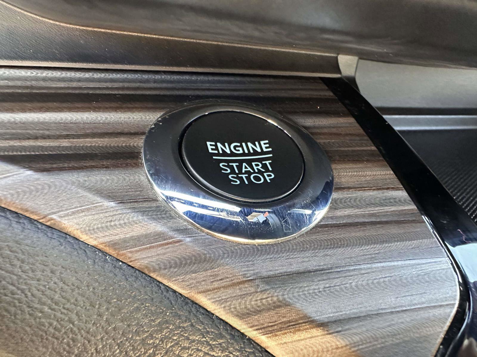 Used 2022 Ford Explorer Limited w/ Equipment Group 301A image 22