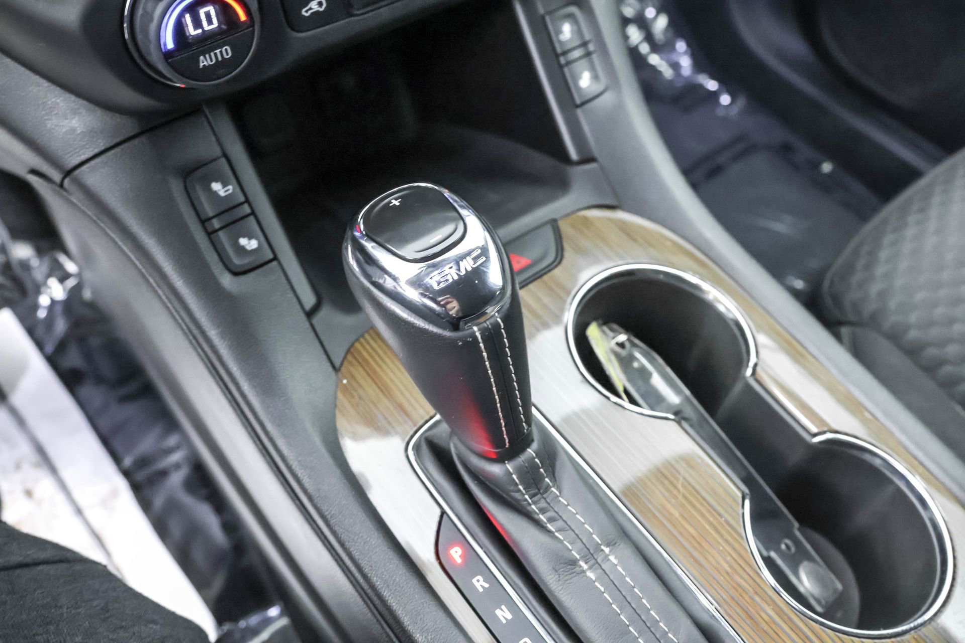 Used 2019 GMC Acadia SLE w/ Driver Alert Package I image 12