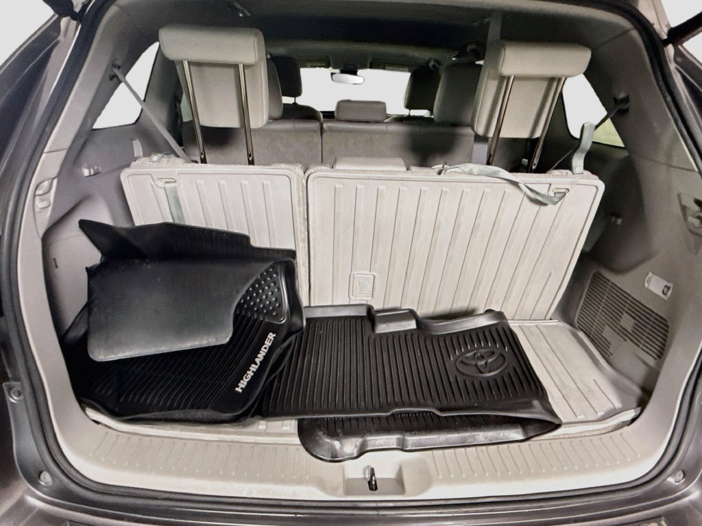 Certified 2019 Toyota Highlander XLE AWD/4WD image 28