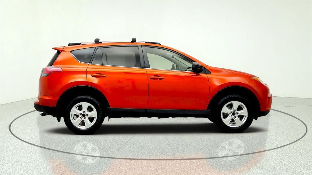 Used 2016 Toyota RAV4 LE FWD image 4