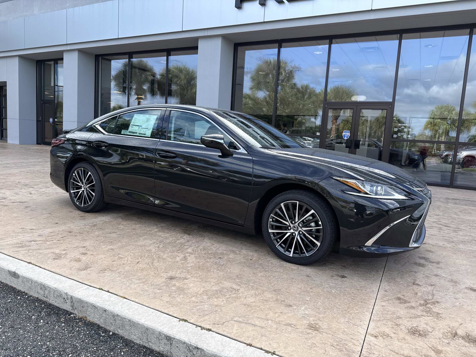 New 2025 Lexus ES 300h w/ Premium Package