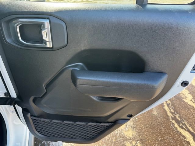 Used 2025 Jeep Wrangler Willys image 15