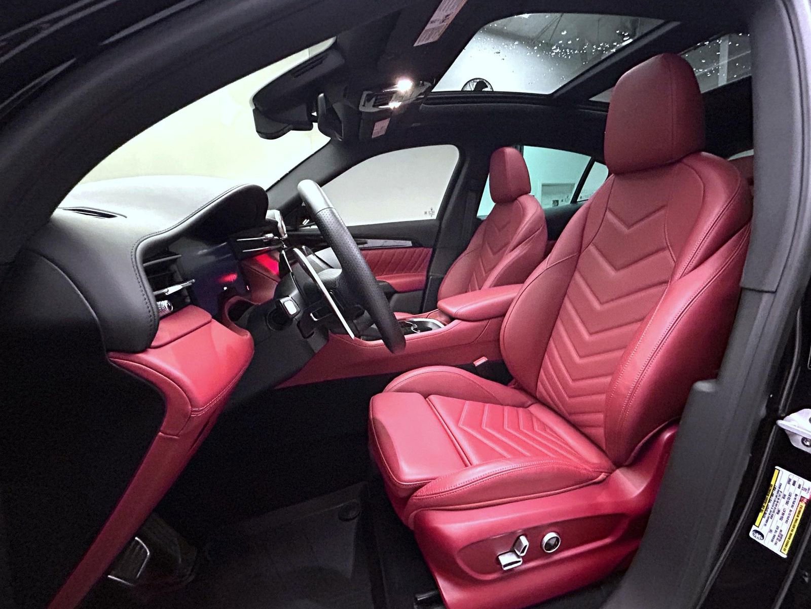 Used 2025 Maserati Grecale Modena image 10