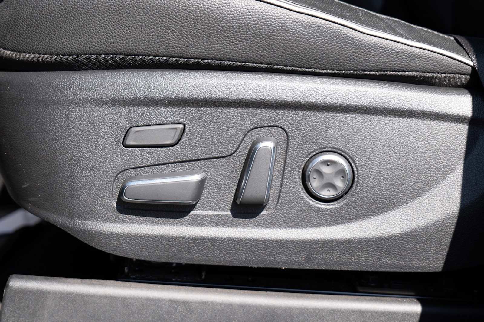 Used 2023 Hyundai Palisade Limited image 21