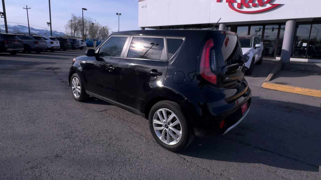 Used 2018 Kia Soul + FWD image 6