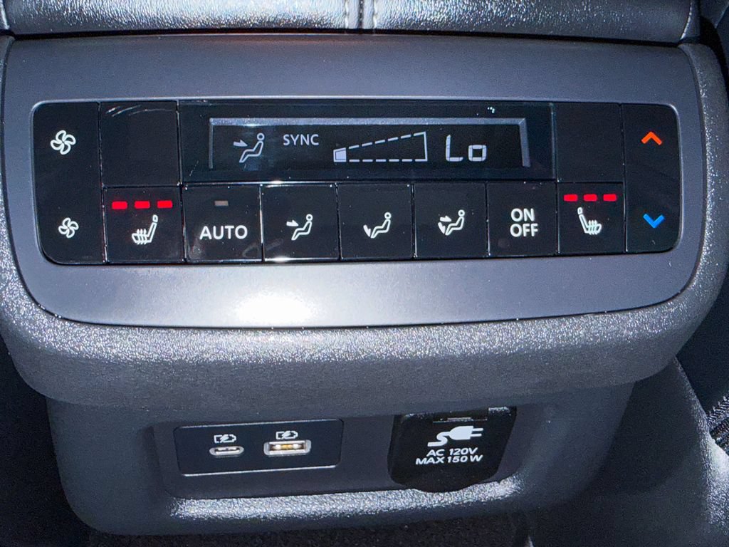 Certified 2023 Nissan Pathfinder Platinum AWD/4WD image 38