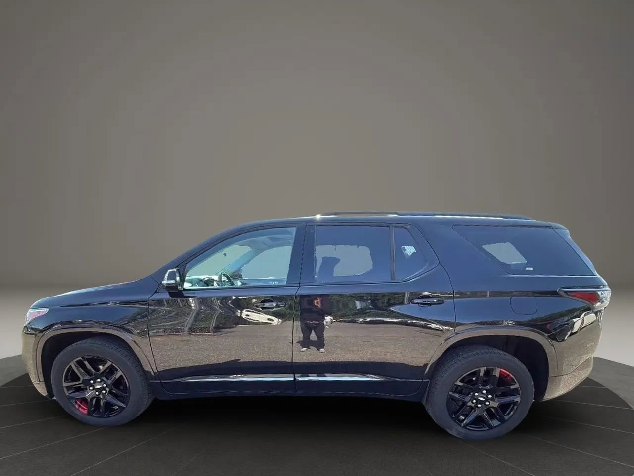 Used 2020 Chevrolet Traverse Premier w/ Redline Edition image 8