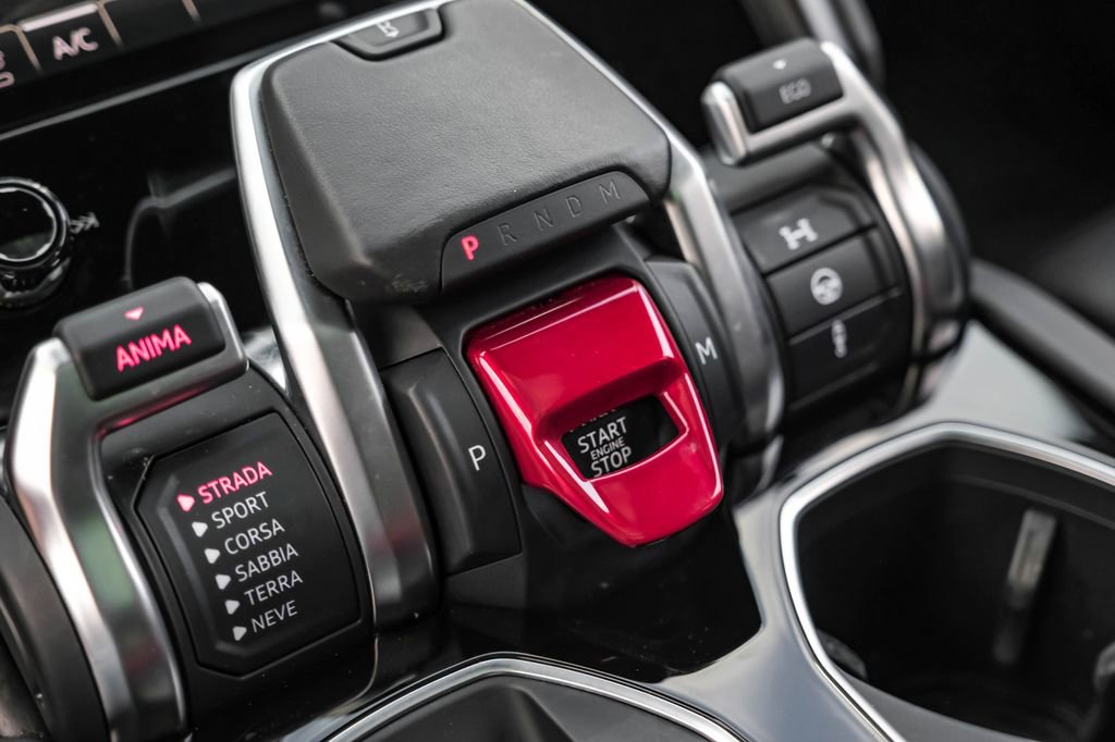 Used 2022 Lamborghini Urus image 20