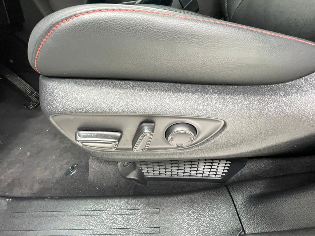 Used 2025 Toyota Sienna XSE image 15