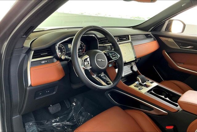 New 2025 Jaguar F-PACE R-Dynamic S AWD/4WD image 16
