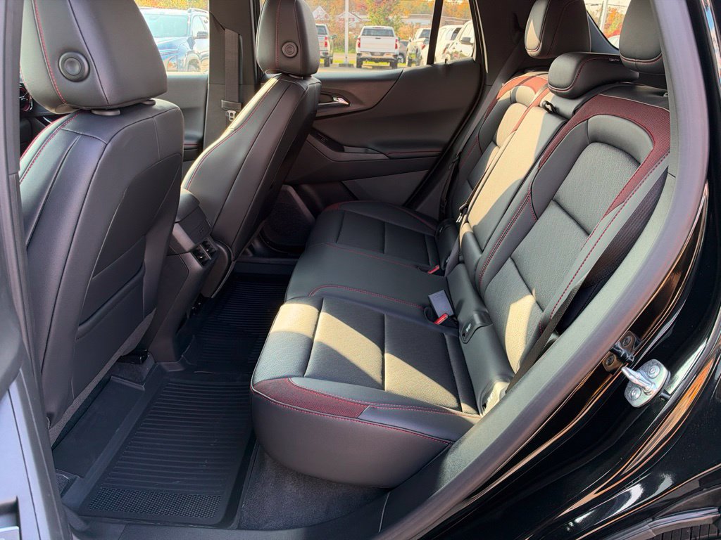 New 2027 Chevrolet Equinox RS w/ LPO, Floor Liner Package AWD/4WD image 34