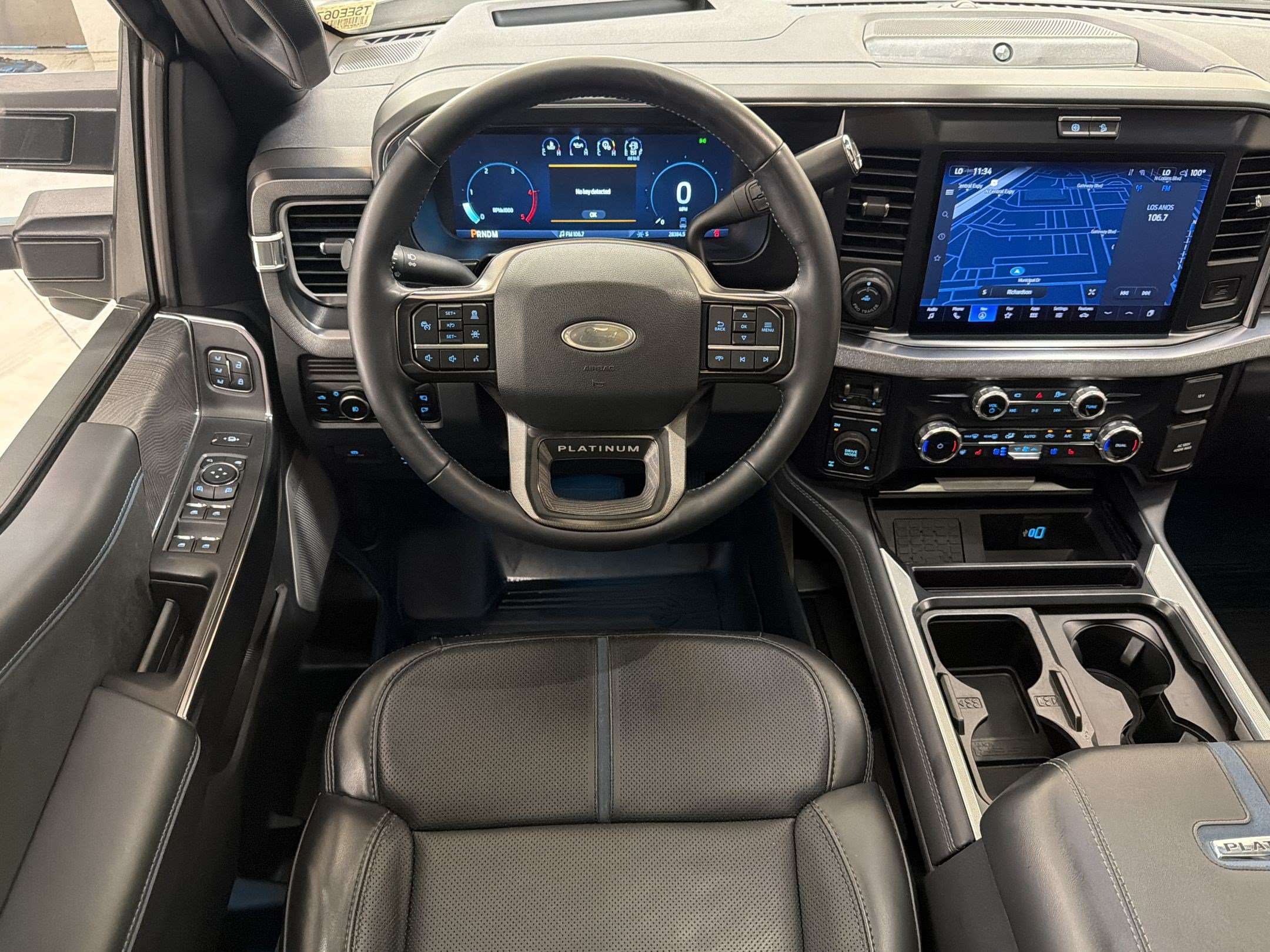 Certified 2025 Ford F250 Platinum w/ FX4 Off-Road Package AWD/4WD image 31
