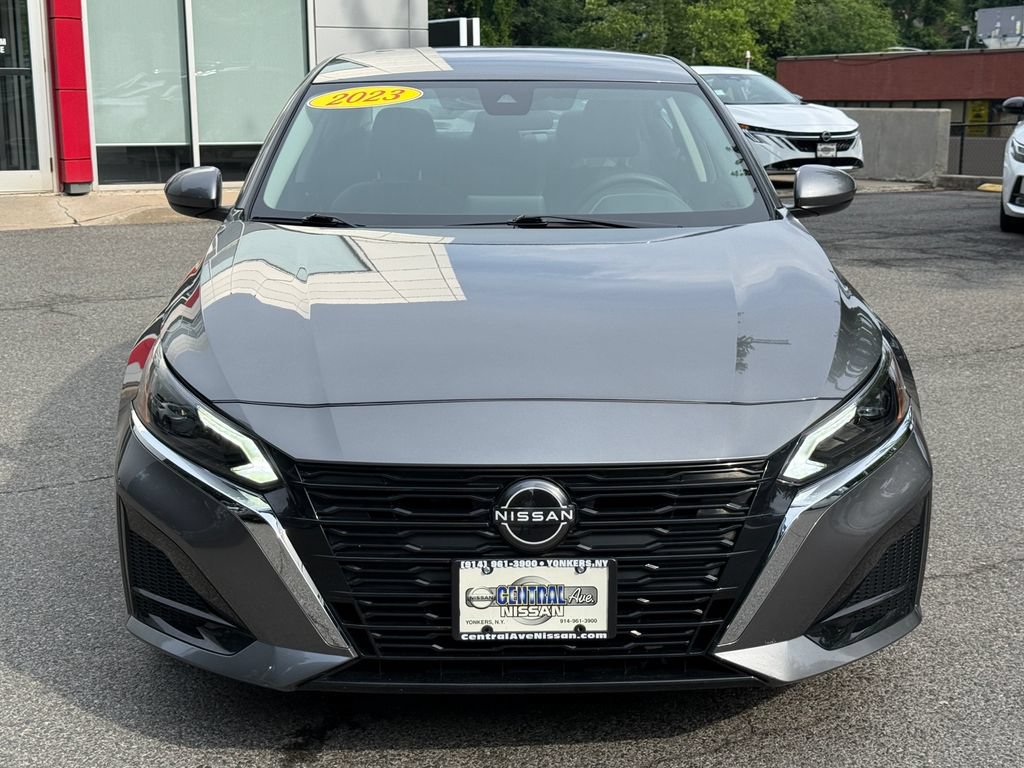 Used 2023 Nissan Altima 2.5 SV AWD/4WD image 2