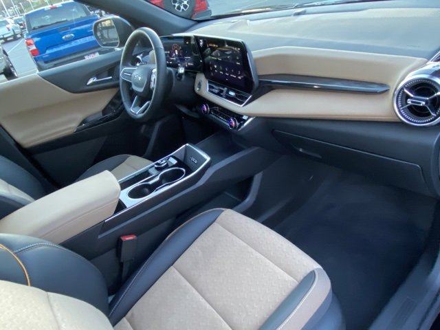 Used 2025 Chevrolet Equinox ACTIV w/ Safety and Technology Package image 24