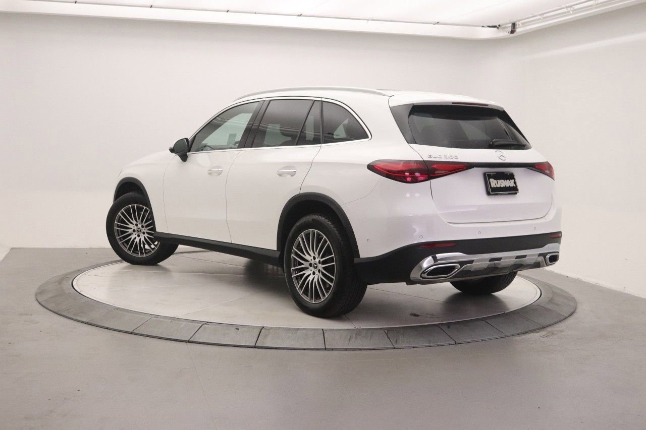 Used 2026 Mercedes-Benz GLC 300 image 2