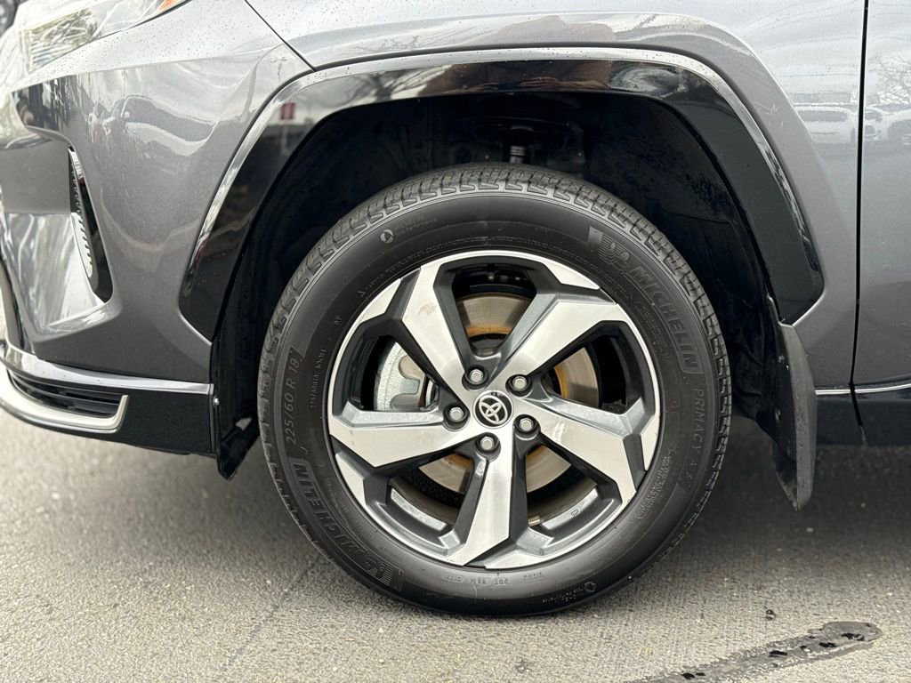 Used 2024 Toyota RAV4 SE AWD/4WD image 9