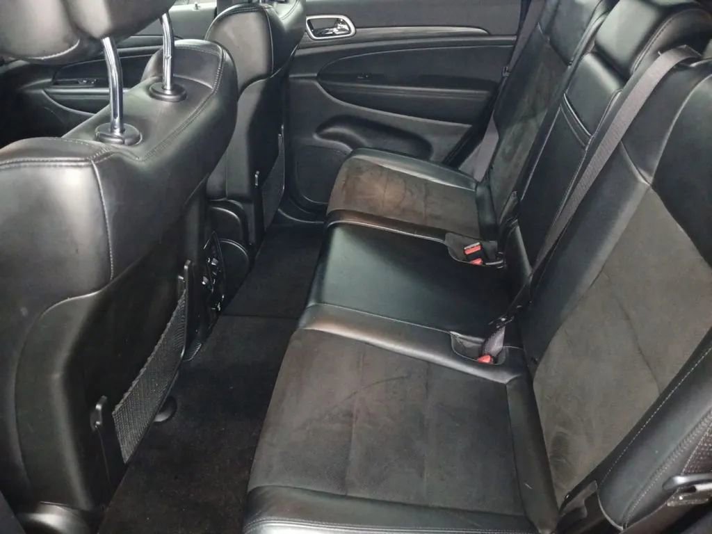 Used 2022 Jeep Grand Cherokee Laredo X RWD image 32