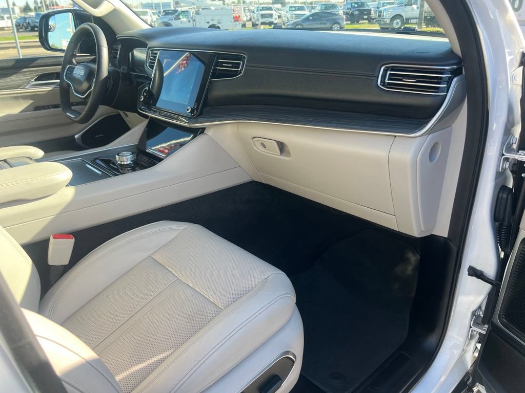 Used 2024 Jeep Wagoneer Series II w/ Flexible Seating Group RWD image 35