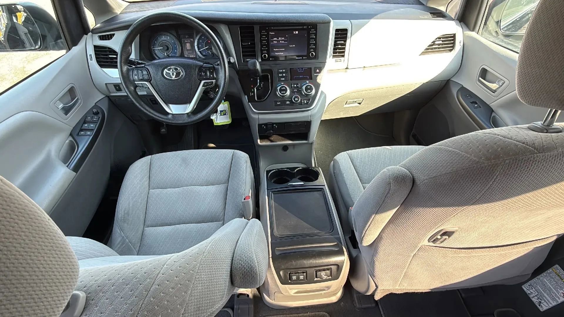 Used 2020 Toyota Sienna LE FWD image 31