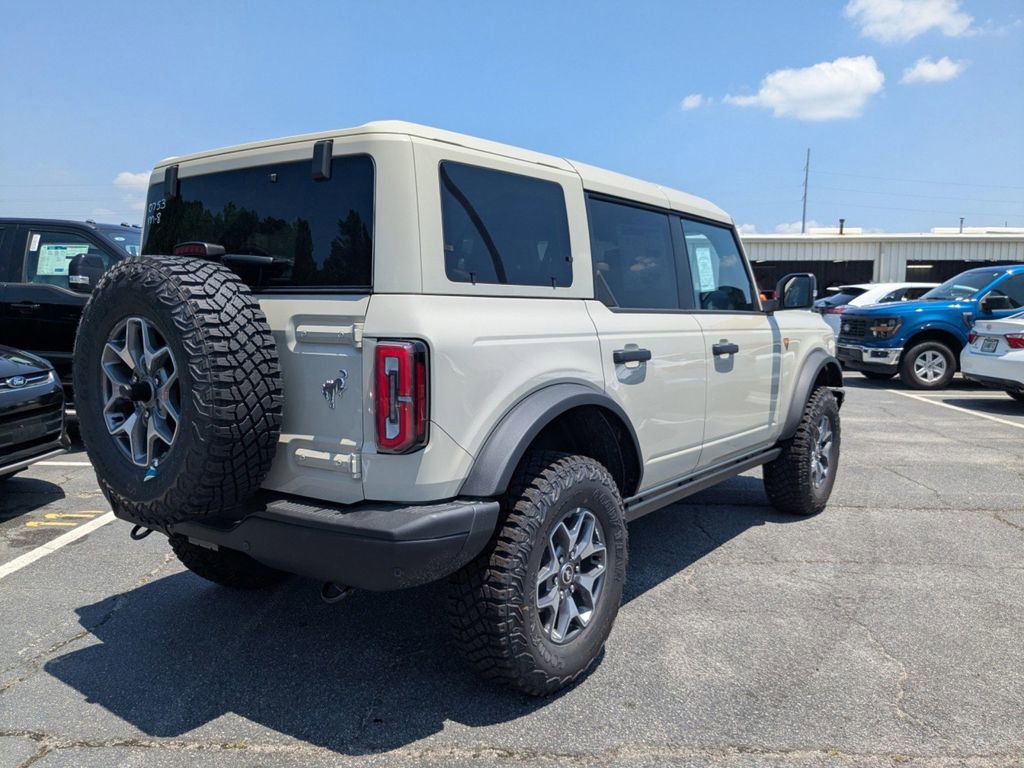 New 2025 Ford Bronco Badlands video 4