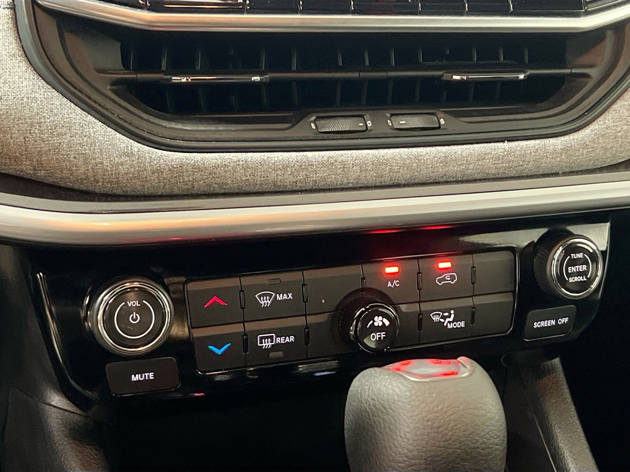 Used 2023 Jeep Compass Sport image 27