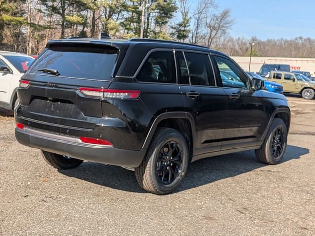 New 2026 Jeep Grand Cherokee Laredo image 3