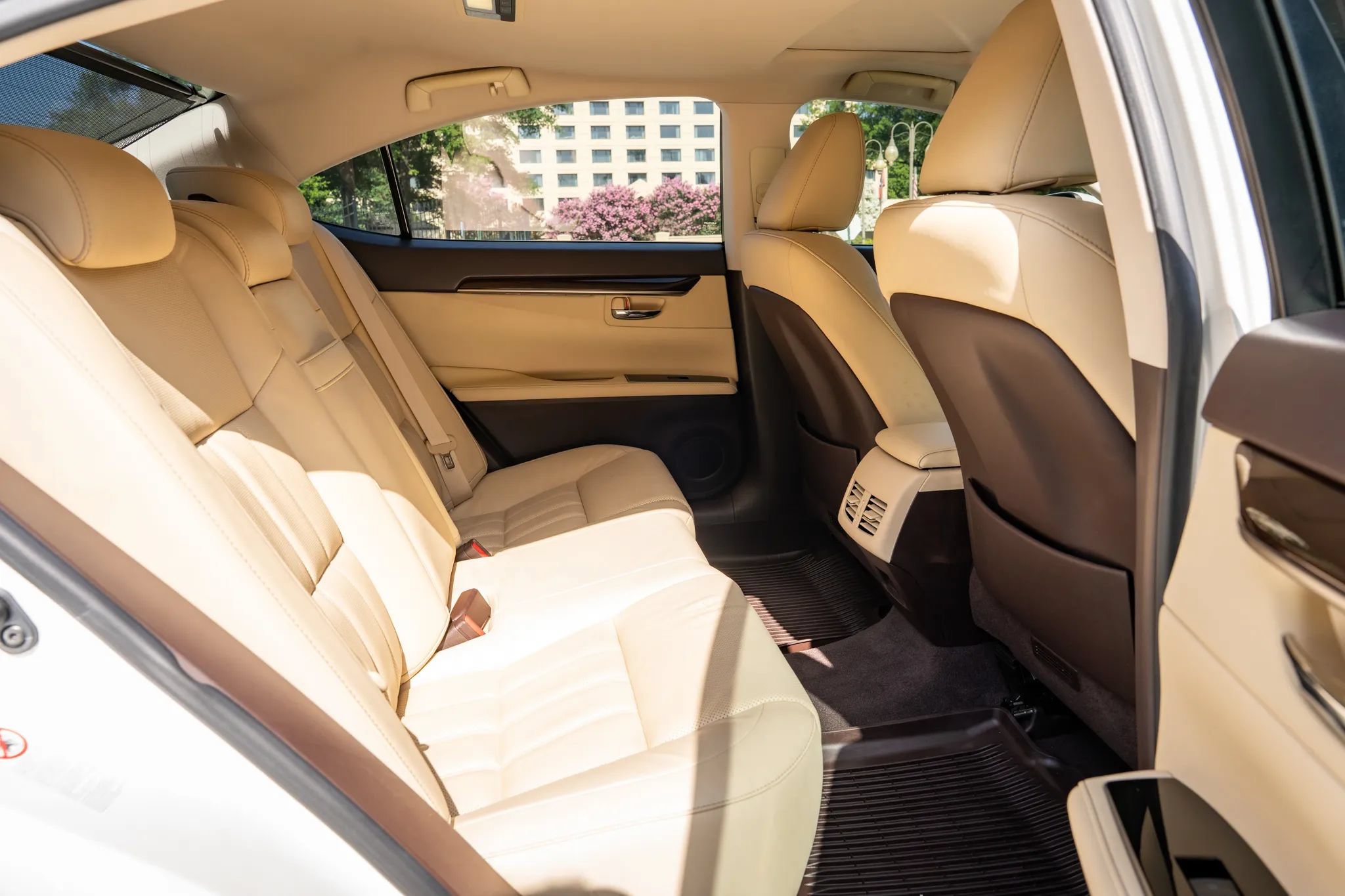 Used 2017 Lexus ES 350 w/ Luxury Package FWD image 16