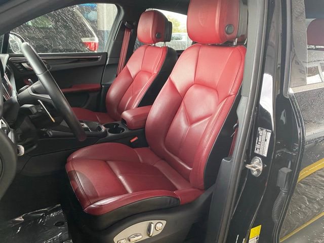 Used 2024 Porsche Macan image 15