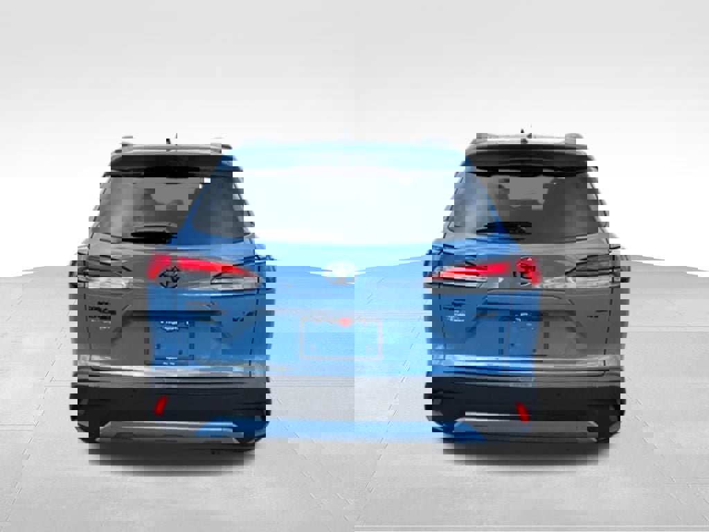 Used 2026 Toyota Corolla Cross XLE w/ Black Badges Package (TMS) image 4