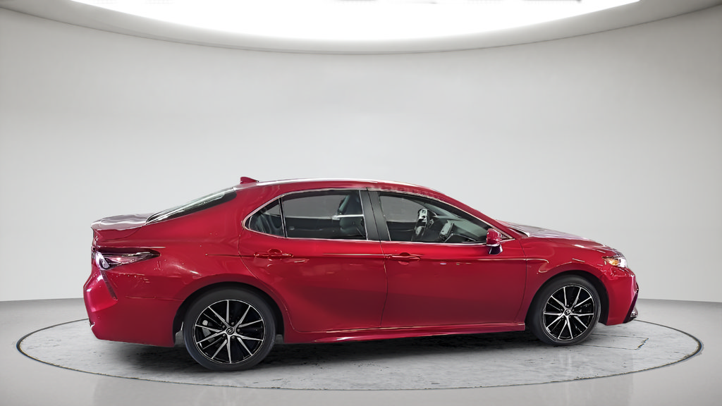 Used 2023 Toyota Camry SE FWD image 2